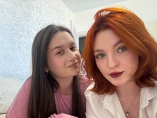 JulianaAndOra's Live sex cam show Profile Image